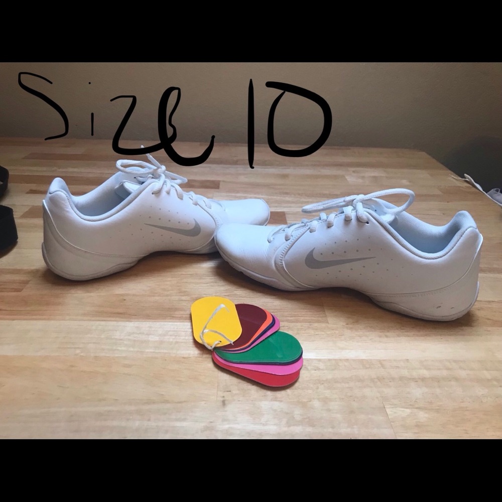 Cheerleading shoes